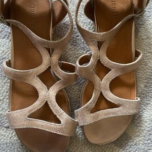 Gentle souls rose metallic gold Sandler size 8 genuine leather like new